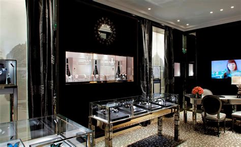 dior jewellery boutique.